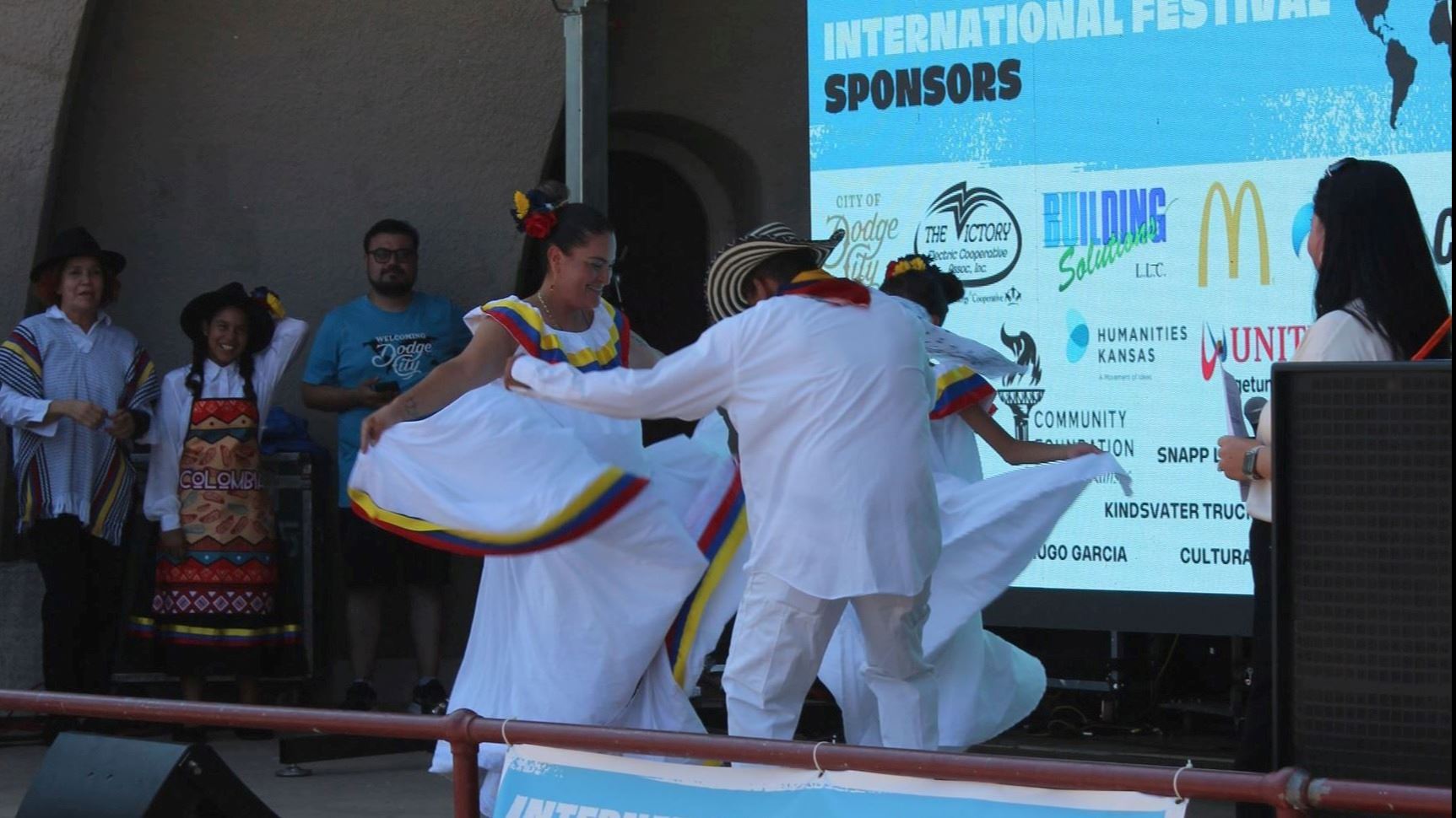 World Threads - Columbia